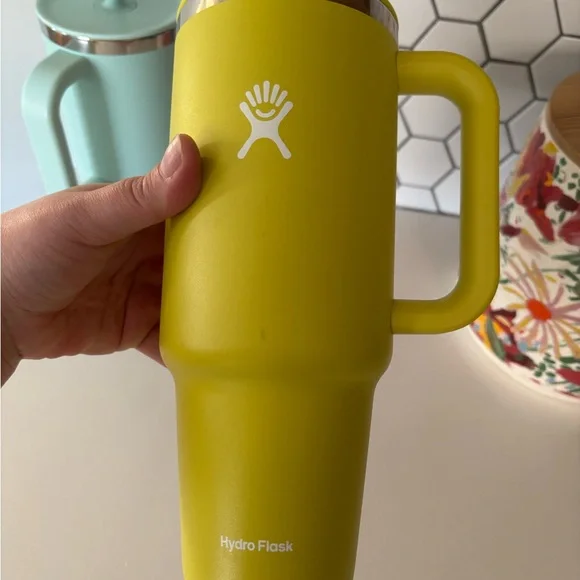 40 oz Hydro Flask Green Travel Tumbler - Picture 2 of 7